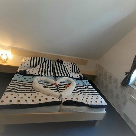 Apartmany Pod Marianskymi Schody Albrechtice v Jizerskych horach Bagian luar foto